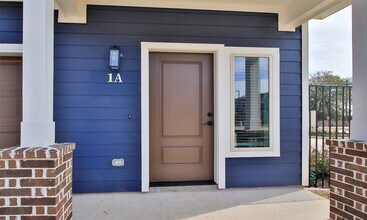 14010 Longstreet Rd in Willis, TX - Building Photo - Building Photo