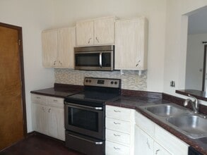 5605 Mexico Gravel Rd in Columbia, MO - Building Photo - Building Photo