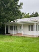 914 St Patrick St in Lafayette, LA - Building Photo