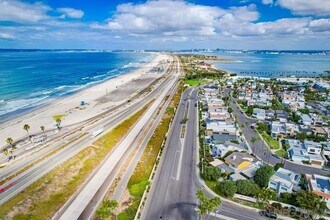 36 Half Moon Bend in Coronado, CA - Building Photo - Building Photo