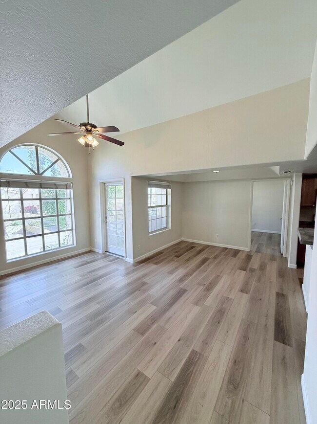 1333 E Morten Ave in Phoenix, AZ - Building Photo - Building Photo