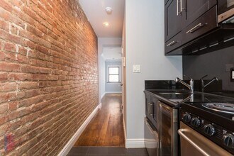 229 1st Ave in New York, NY - Building Photo - Building Photo