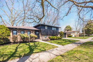 15369 Ingleside Ave in South Holland, IL - Building Photo