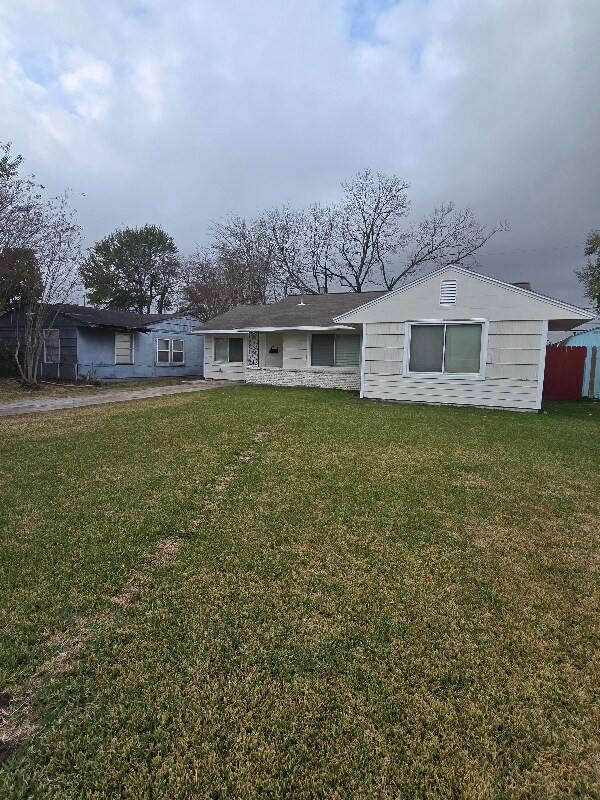 3511 Washington St in Pasadena, TX - Building Photo - Building Photo