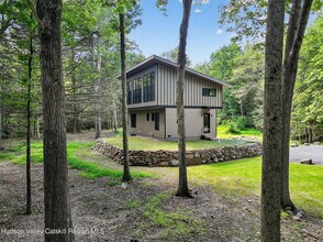 178 Chestnut Hill Rd in Woodstock, NY - Building Photo - Building Photo