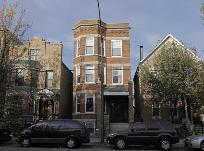 2330 N Southport Ave in Chicago, IL - Building Photo - Building Photo