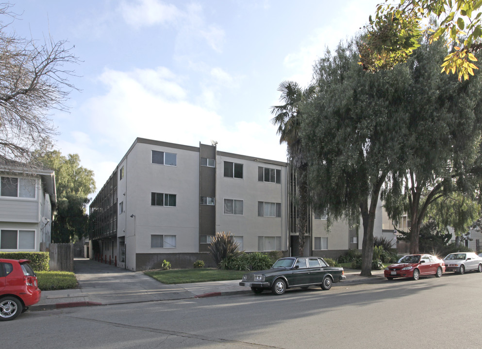 245 E Okeefe St in East Palo Alto, CA - Building Photo