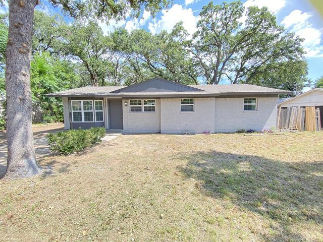 1809 W Sanford St in Arlington, TX - Building Photo