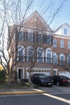 11453 Galliec St in Fairfax, VA - Building Photo