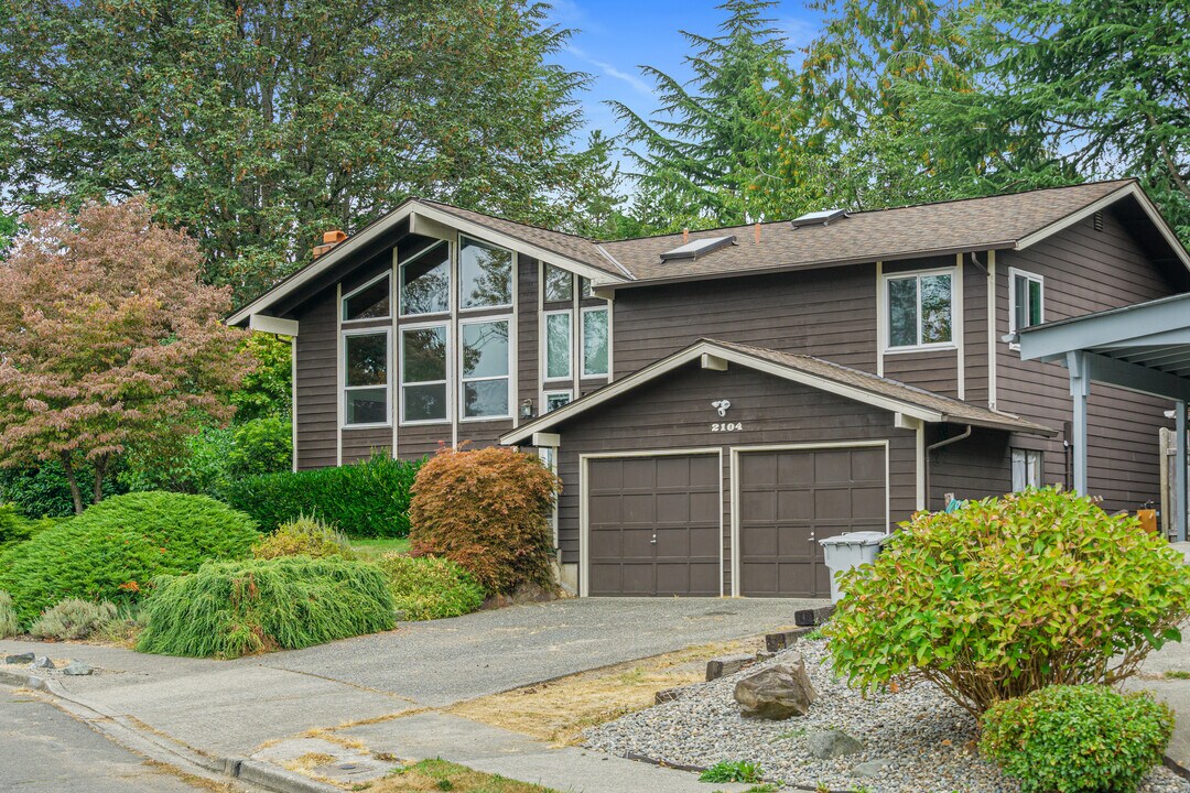 2104 Lincoln Pl SE in Renton, WA - Building Photo
