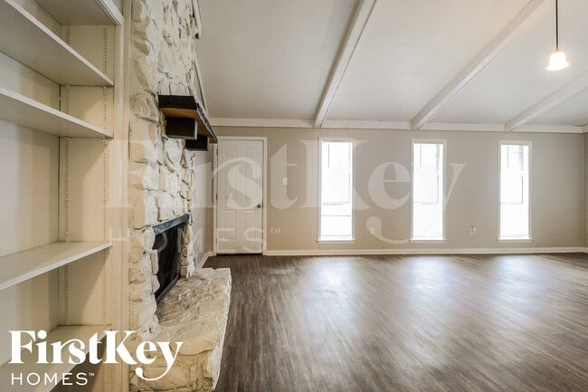 6030 Elk Grove Rd in Memphis, TN - Foto de edificio - Building Photo