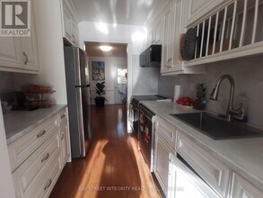 976 Raintree Ln in Mississauga, ON - Building Photo - Building Photo