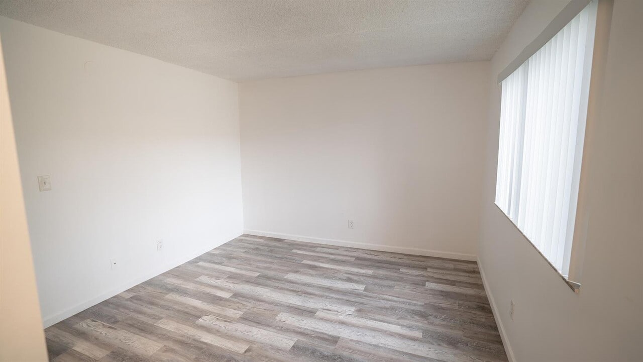 136 NW 60th Ave, Unit 7-2 in Margate, FL - Foto de edificio
