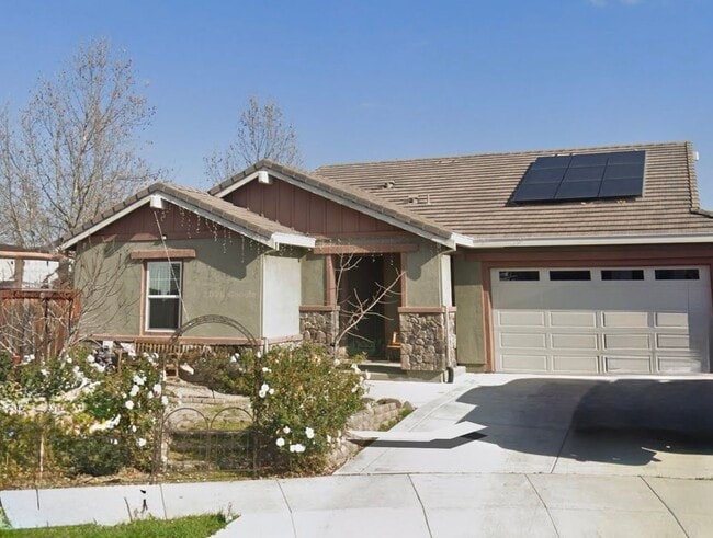 property at 679 Hamilton Ct