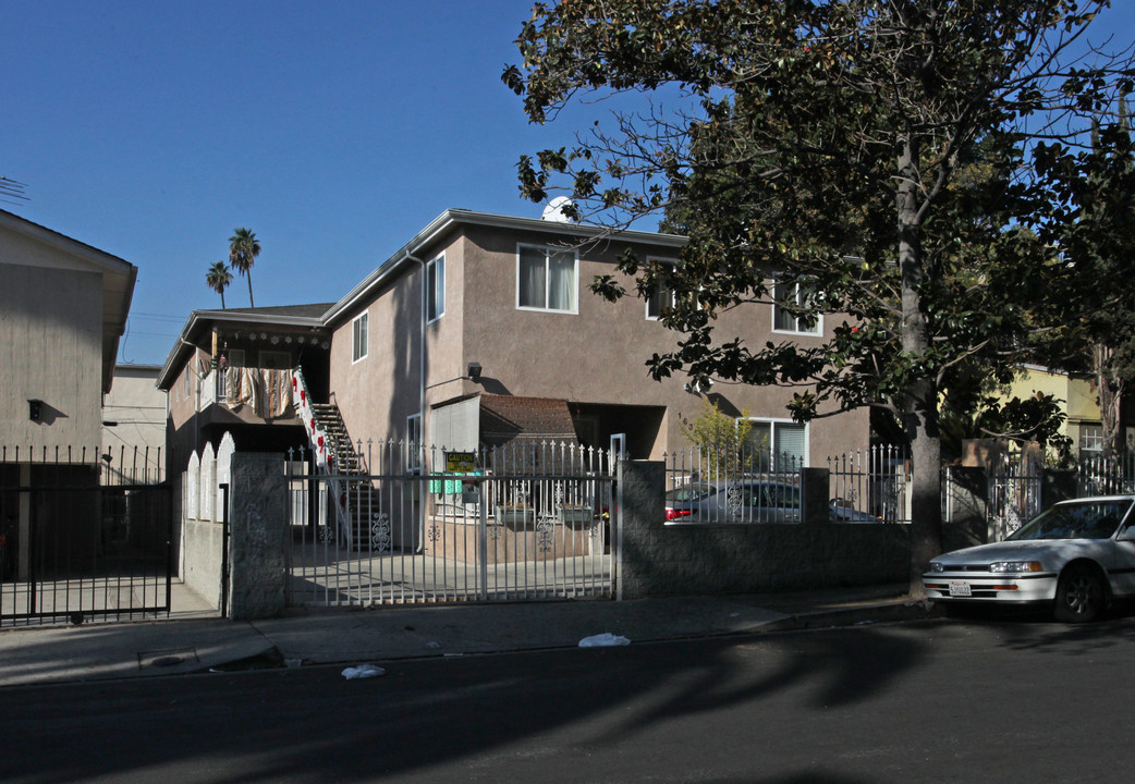 1635 N Harvard Blvd in Los Angeles, CA - Foto de edificio