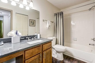 Audubon Village in Tampa, FL - Foto de edificio - Building Photo