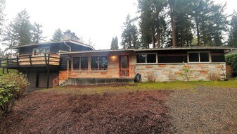 7551 Dowerdell Ln W in Lakewood, WA - Building Photo