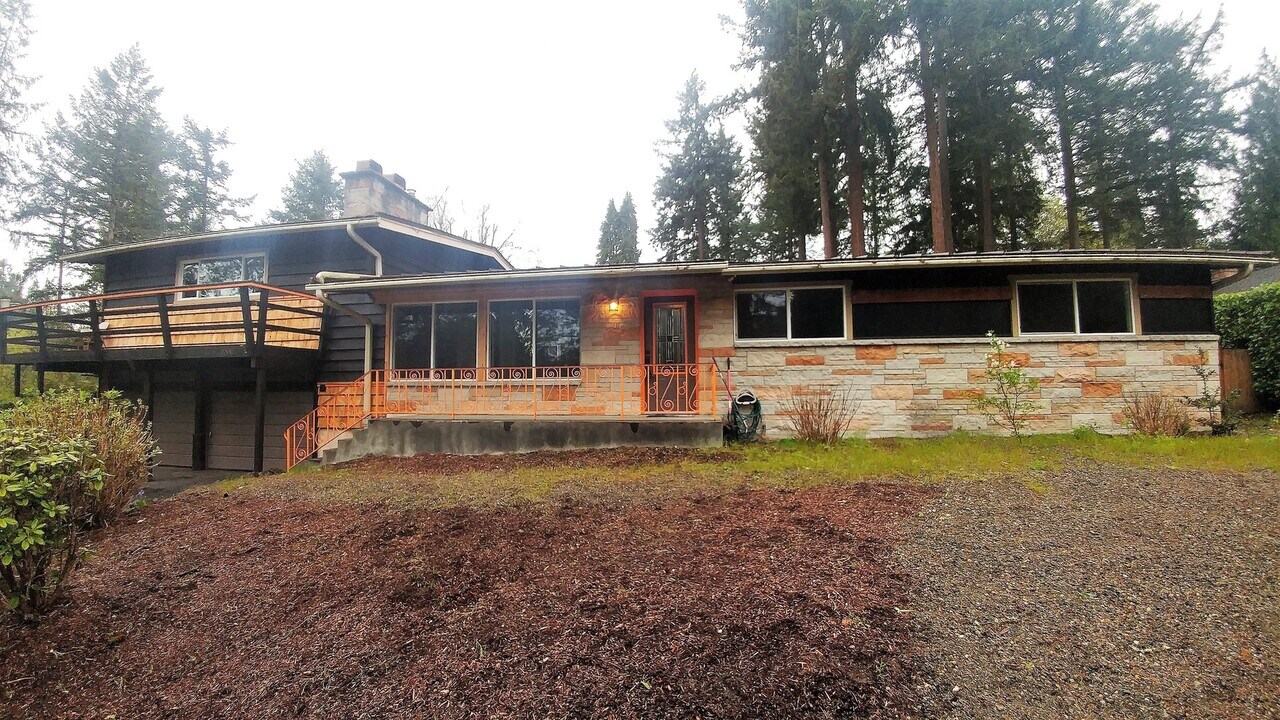 7551 Dowerdell Ln W in Lakewood, WA - Building Photo