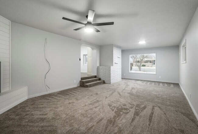 445 N 100 E in Lehi, UT - Foto de edificio - Building Photo