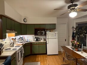 2582 N Cramer St, Unit Second floor in Milwaukee, WI - Foto de edificio - Building Photo