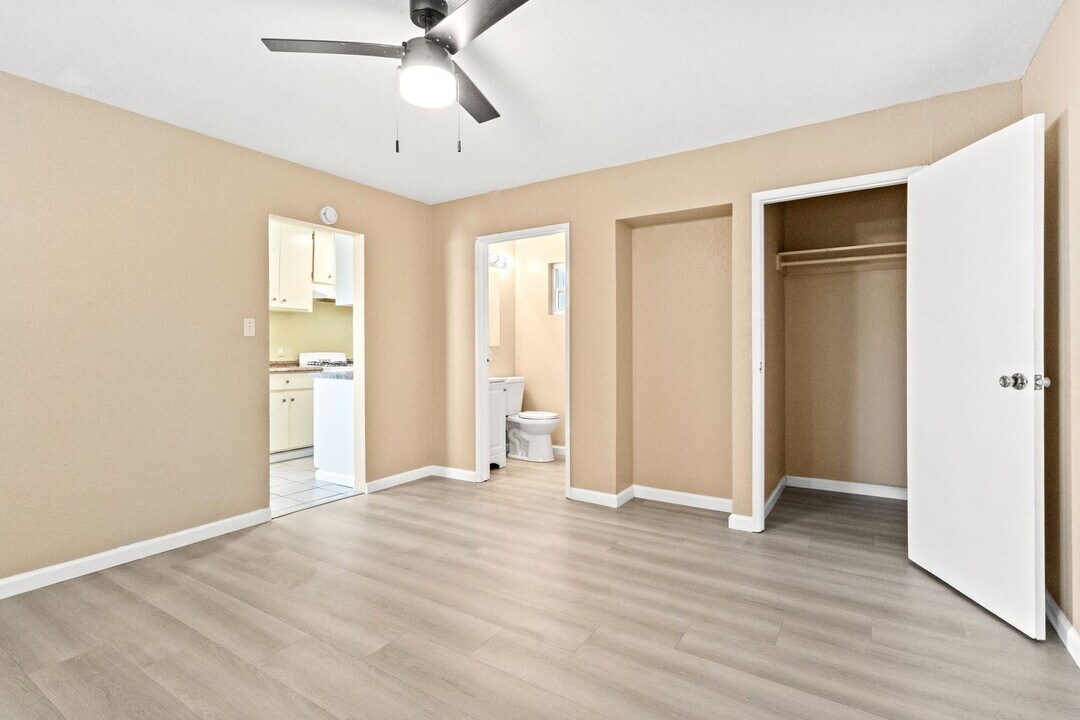 240 Smalley Ave in Hayward, CA - Building Photo