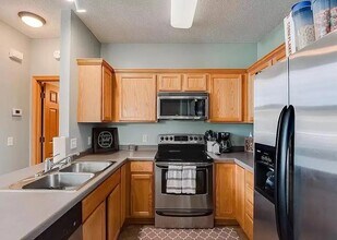 6787 Pine Crest Trail S in Cottage Grove, MN - Building Photo - Building Photo