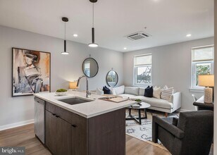 3449 Scotts Ln, Unit B319 in Philadelphia, PA - Building Photo - Building Photo