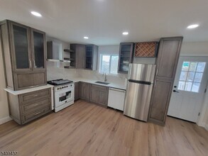 31 Ann St in Morristown, NJ - Building Photo - Building Photo