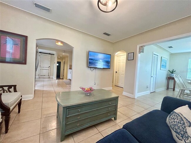 5618 20th Ave S in Gulfport, FL - Building Photo - Building Photo