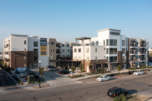 400 Element in Provo, UT - Foto de edificio - Building Photo