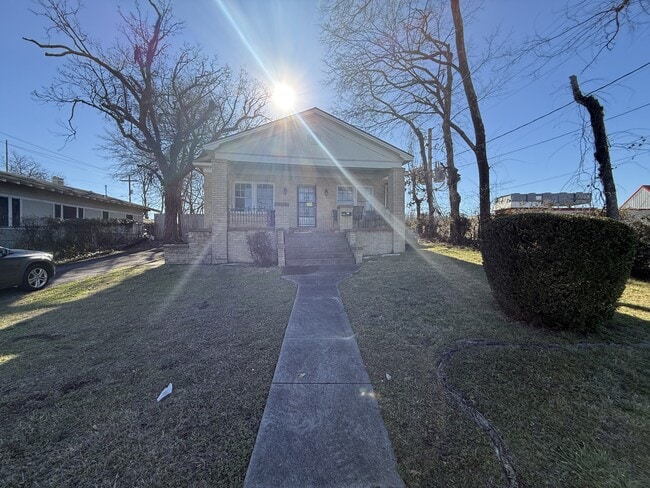 property at 834 Malvern Ave