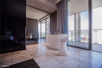 4381 W Flamingo Rd-Unit -Unit 28307 in Las Vegas, NV - Building Photo - Building Photo