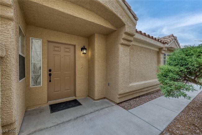 8249 Peaceful Canyon Dr in Las Vegas, NV - Building Photo - Building Photo