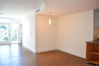 5 Church Ln in Westport, CT - Building Photo - Building Photo