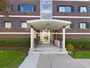 18 Glencoe St, Unit 23 in Boston, MA - Foto de edificio - Building Photo