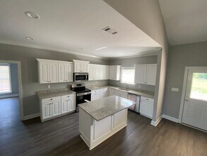 140 Scarlet Wy in Leesburg, GA - Building Photo - Building Photo