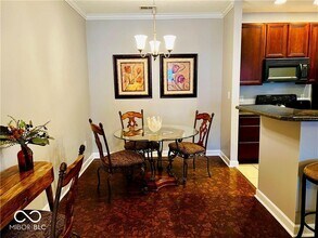9773 Herons Cove in Indianapolis, IN - Foto de edificio - Building Photo