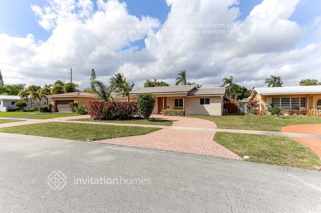 5515 Cleveland St in Hollywood, FL - Building Photo - Building Photo