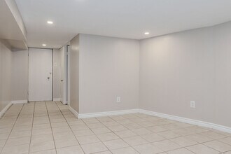 15 Indian Rd Crescent in Toronto, ON - Building Photo - Building Photo