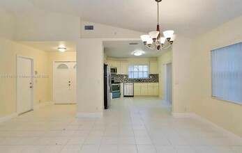 11146 Lakeaire Cir in Boca Raton, FL - Building Photo - Building Photo