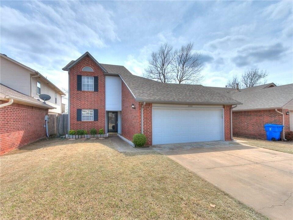 3902 Mayfair Dr in Norman, OK - Foto de edificio