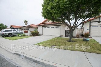 254 Oleander Dr in Oceanside, CA - Building Photo - Building Photo