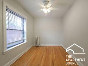 2342 W School St in Chicago, IL - Building Photo - Building Photo