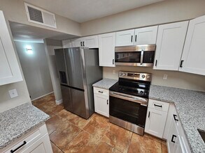 8702 W Pinnacle Peak Rd in Peoria, AZ - Building Photo - Building Photo