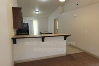 454 E Center St photo'