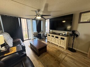 98-500-500 Koauka Loop in Aiea, HI - Building Photo - Building Photo