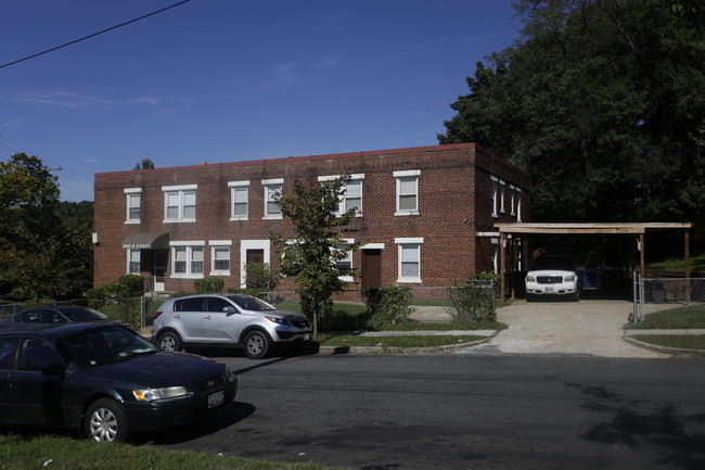 5000 H St SE in Washington, DC - Building Photo - Building Photo