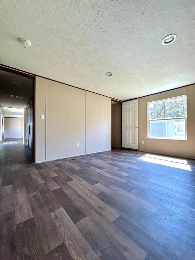 87 Harvest Cir in Jasper, AL - Foto de edificio - Building Photo