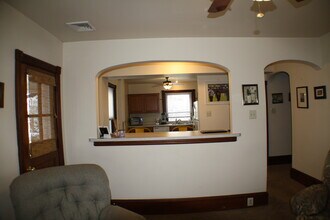 608 W Main St in Collegeville, PA - Foto de edificio - Building Photo