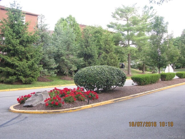 40 Aspen Ct in Nanuet, NY - Building Photo - Building Photo